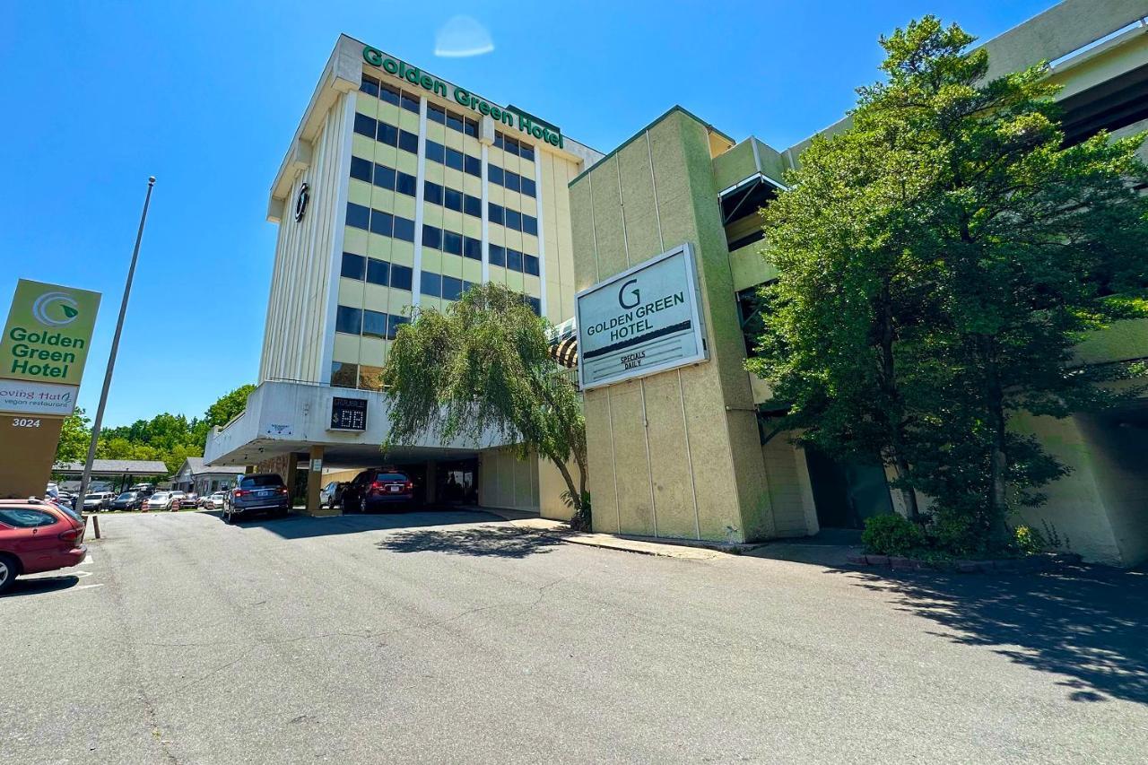 Golden Green Hotel By Oyo Charlotte Exterior photo